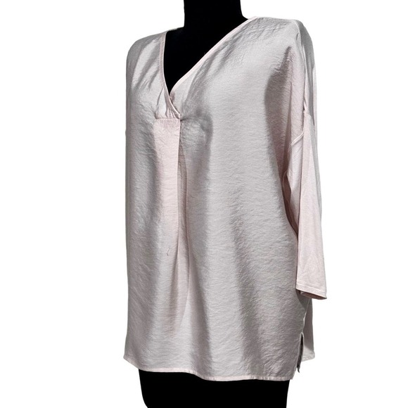 J. Jill Mixed-Media Relaxed V-Neck
Blouse in Blush, size Medium - Picture 4 of 13
